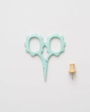 Load image into Gallery viewer, Mint Scallop Handle Embroidery Scissors