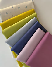 Load image into Gallery viewer, Wildflower Quilt Kit for Suzy Quilts | Fresh Linen