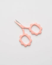 Load image into Gallery viewer, Pink Scallop Handle Embroidery Scissors
