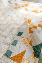 Load image into Gallery viewer, Fat Quarter Stars Quilt Kit by Suzy Quilts | Juniper
