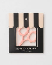 Load image into Gallery viewer, Pink Scallop Handle Embroidery Scissors
